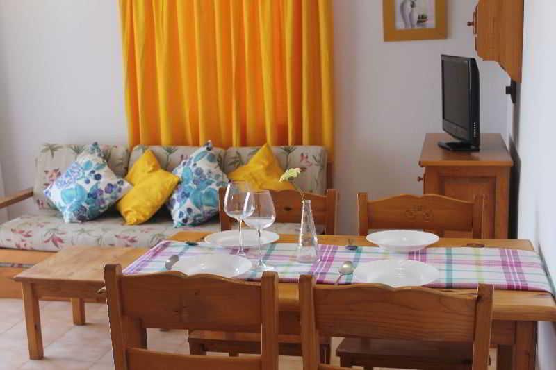 Sol Ponent Apartment Cala Blanca  Bagian luar foto